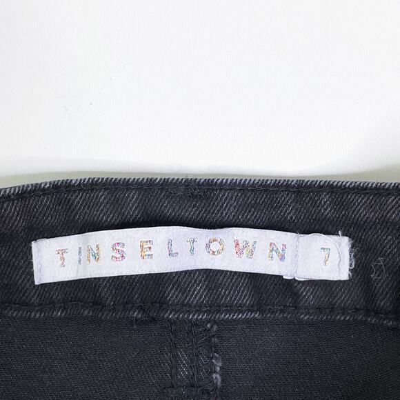 Tinseltown Star Print Distressed High Rise Mom Shorts Black Jean size 7/ 28 NWT - Picture 6 of 8